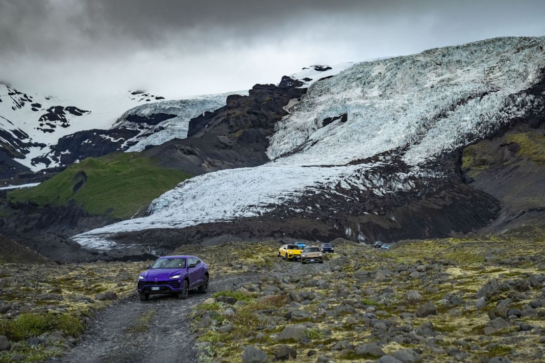 Sus ricos propietarios descubren Islandia a bordo de un Lambo Urus 3 Motor16 Lamborghini Urus Esperienza Avventura 9 Motor16