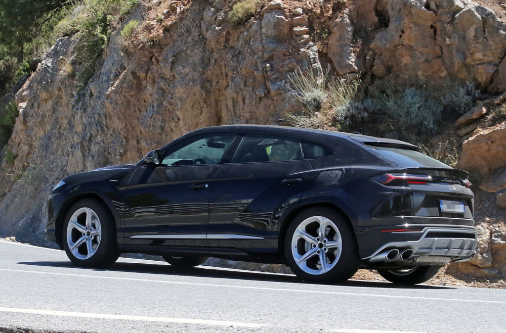 Lamborghini Urus PHEV 10 Motor16