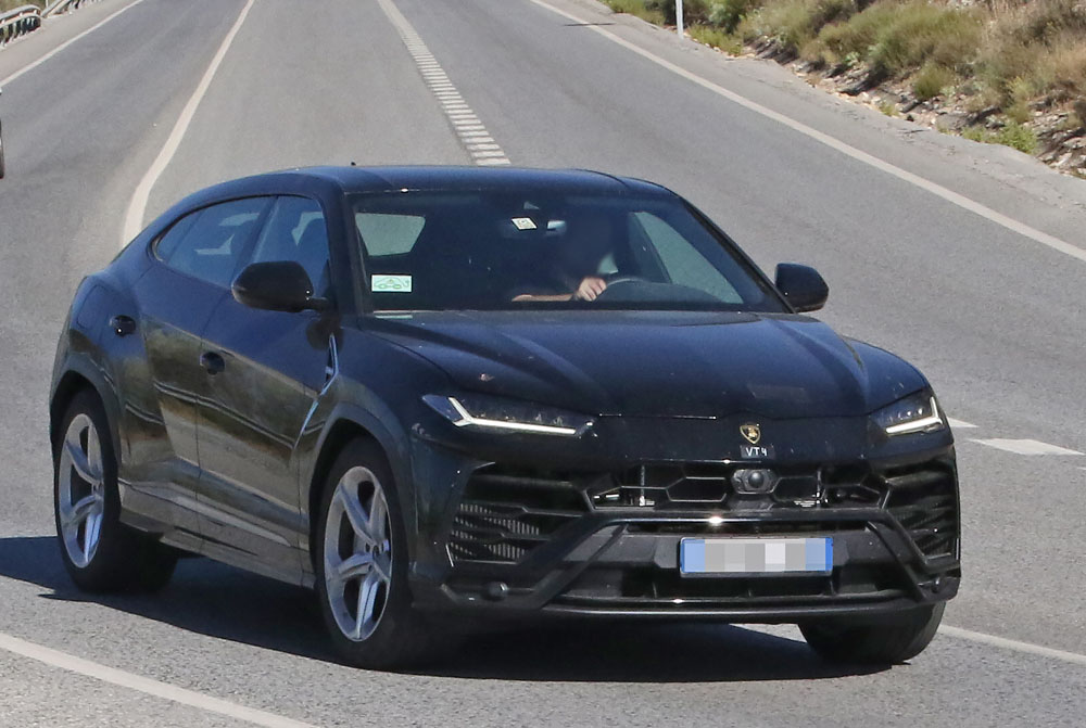 Lamborghini Urus PHEV 16 Motor16