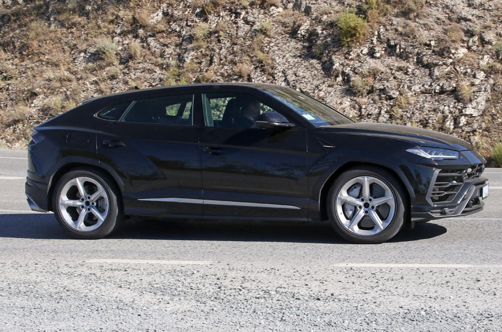 Lamborghini Urus PHEV 19 Motor16