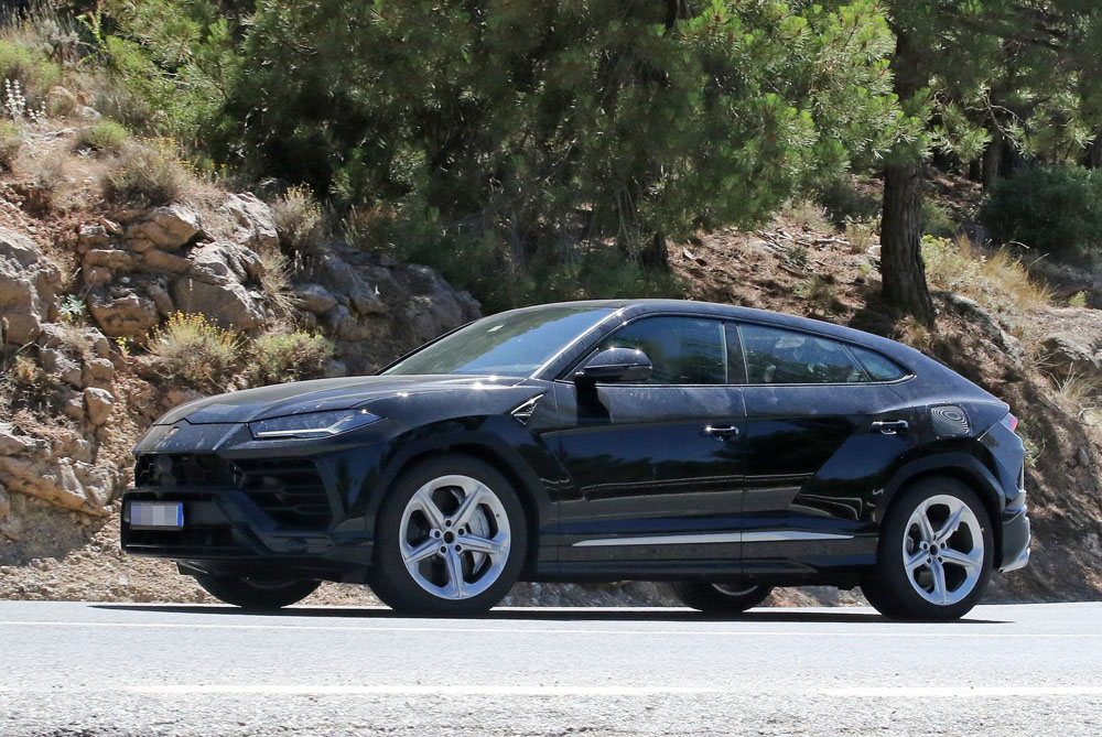 Lamborghini Urus PHEV 5 Motor16