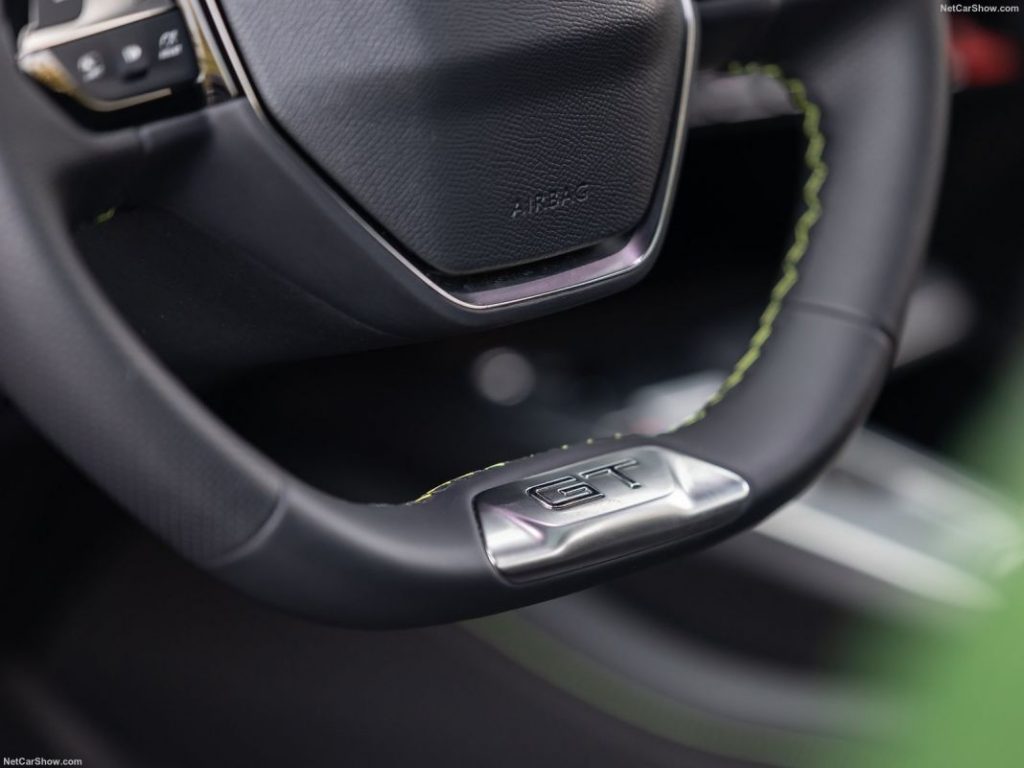 Peugeot 308: amplio e innovador, desde 24.050 euros 11 Motor16 Peugeot 308 interiores web 6 Motor16