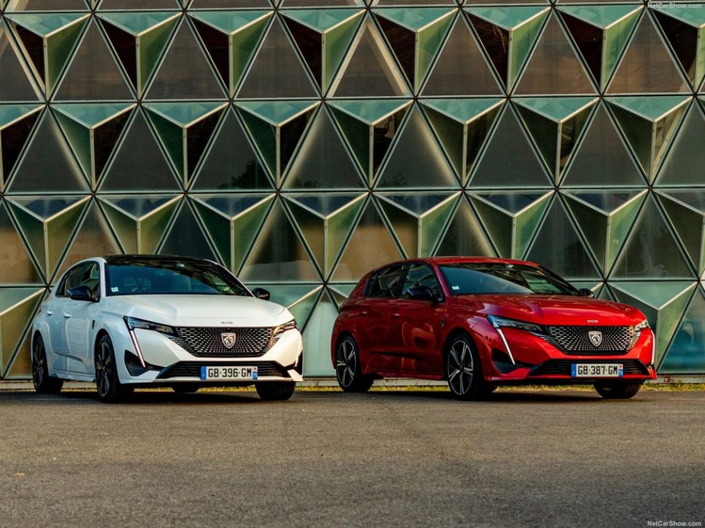 Peugeot 308: amplio e innovador, desde 24.050 euros 13 Motor16 Peugeot 308 interiores web 8 Motor16