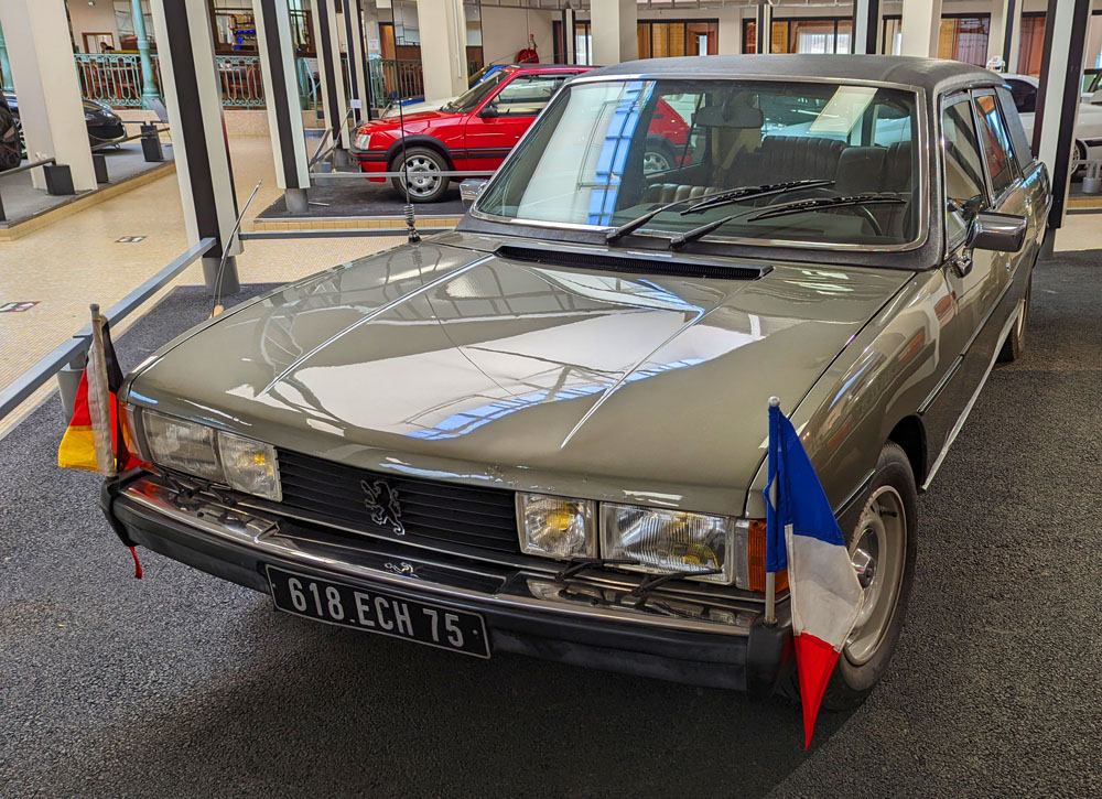 Los Peugeot de la República Francesa 2 Motor16 Peugeot 604.