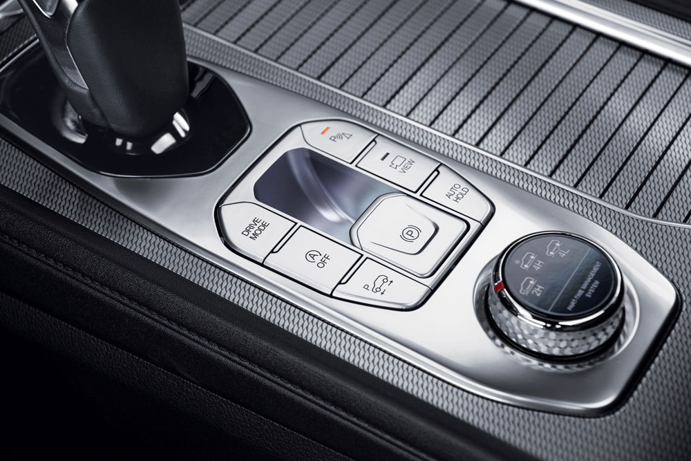 Nuevo SsangYong Rexton. Aventuras en familia 3 Motor16 Contempla tres tipos de tracción.