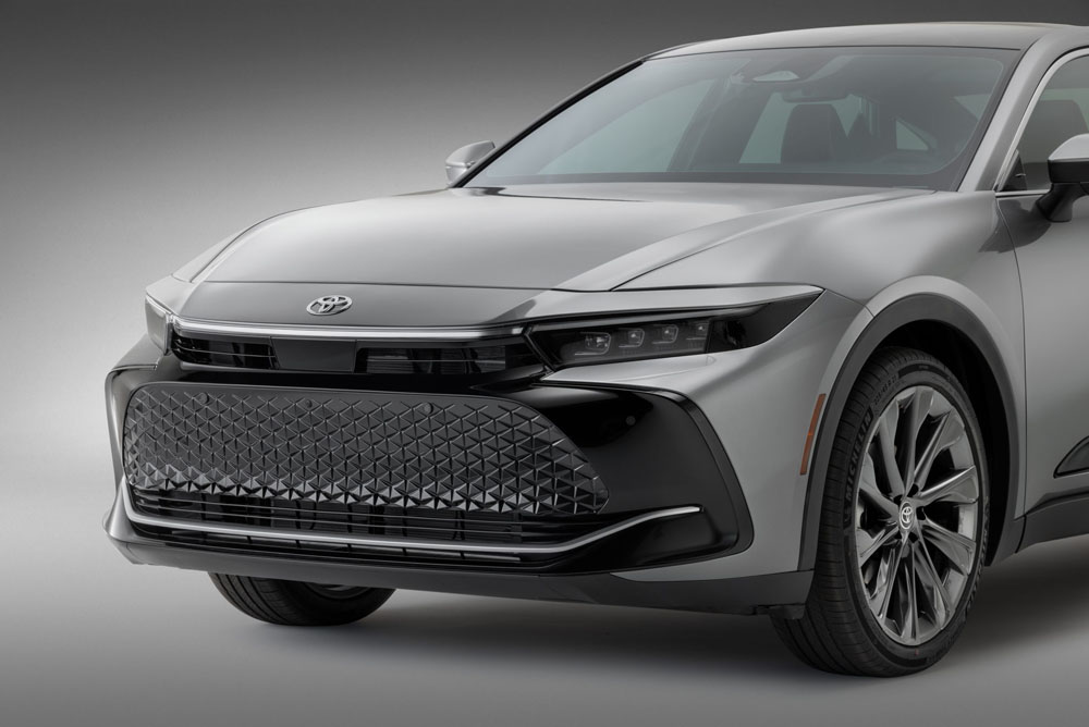 Toyota Crown 2023: el sedán japonés se reinventa con su decimosexta generación 7 Motor16 Toyota Crown 2023 2 Motor16