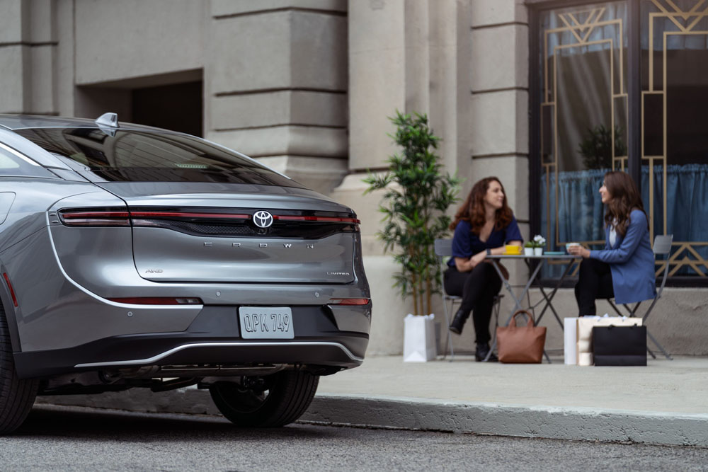 Toyota Crown 2023: el sedán japonés se reinventa con su decimosexta generación 10 Motor16 Toyota Crown 2023 3 1 Motor16