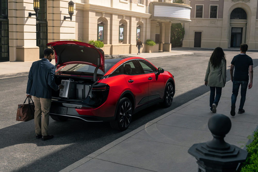 Toyota Crown 2023: el sedán japonés se reinventa con su decimosexta generación 14 Motor16 Toyota Crown 2023 5 1 Motor16