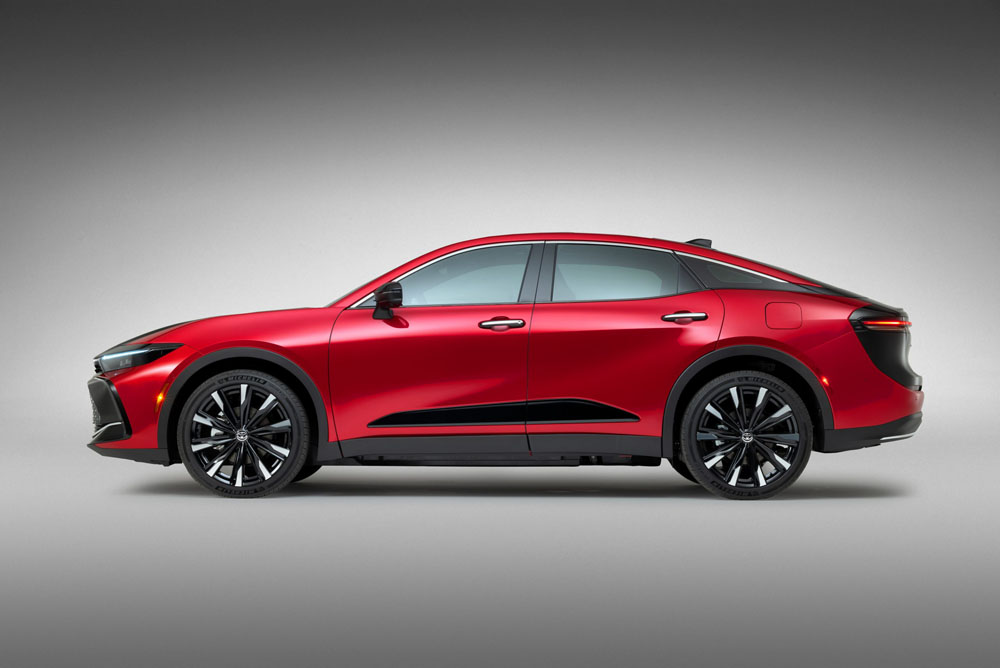 Toyota Crown 2023: el sedán japonés se reinventa con su decimosexta generación 21 Motor16 Toyota Crown 2023 9 Motor16