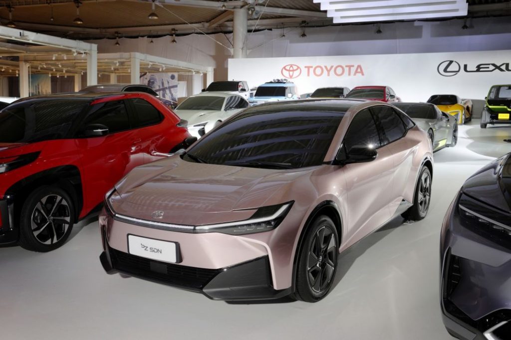 Toyota sedanToyota bZ SDN 4 Motor16