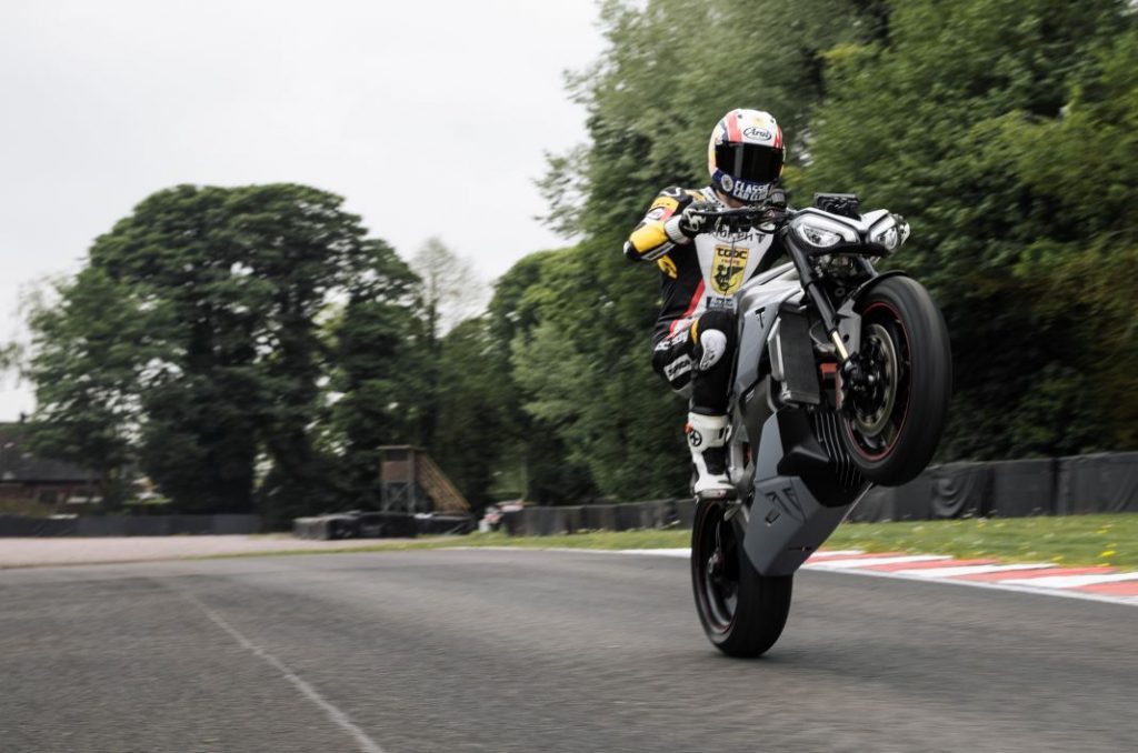 Williams se une a Triumph en su primera moto eléctrica 15 Motor16 Triumph TE1Triumph TE1 GE 3100 1 Motor16
