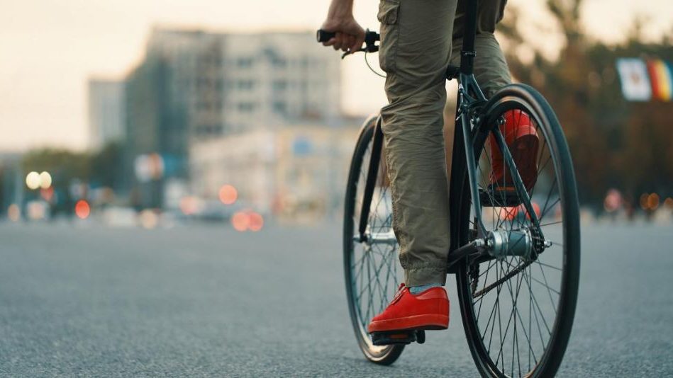1.000 euros por esto: la nueva multa que te puede poner la DGT 83 Motor16 ¿Qué pasa con los ciclistas?