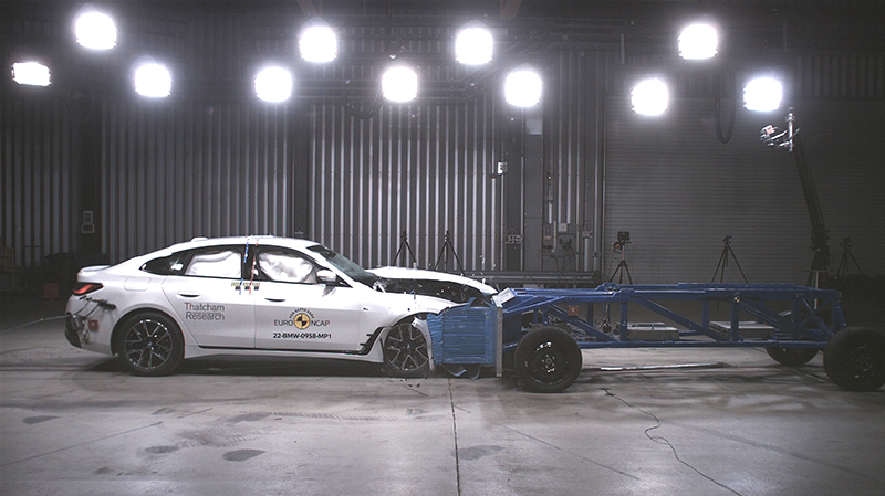 bmw i4 4 estrelas euroncap 2022 Motor16