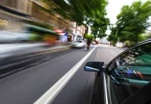 La que marca el velocímetro o la que marca el GPS: ¿Cuál es la velocidad correcta de tu coche?