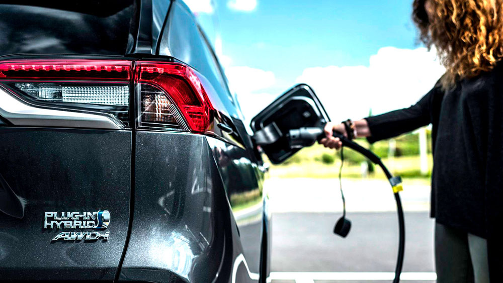 Ventas de coches: suben un 7,16% con un modelo y una marca que sobresalen en lo alto del ranking 4 Motor16 hibridos enchufables. toyota rav4