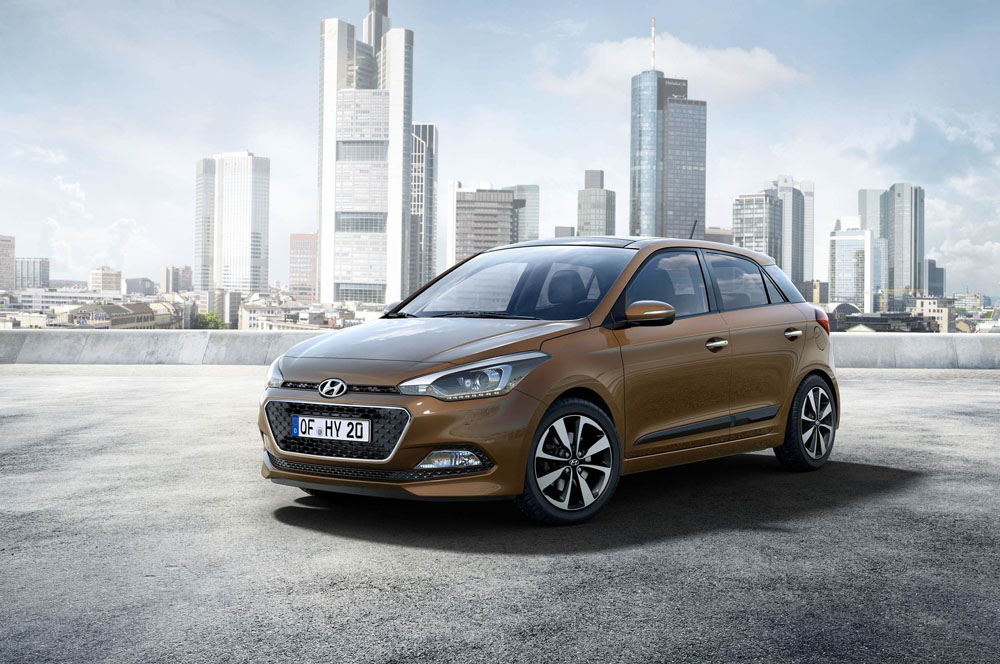 El motivo por el que estos 8 Hyundai sin estrenar y con los plásticos puestos, han acabado en el desguace 131 Motor16 i20