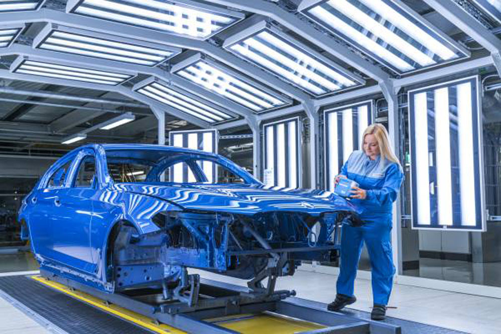 Si tu BMW huele a WC es por su reluciente pintura 2 Motor16 Planta pintura BMW