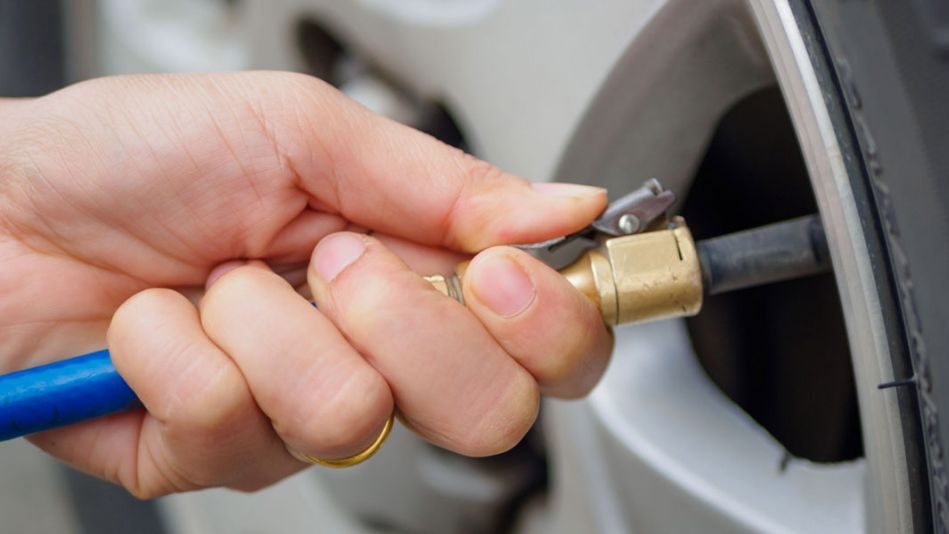 Presión de las ruedas: ¿Hay que cambiarla por el calor del verano?