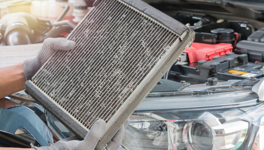 Vigila tu coche en plena ola de calor: Estas son las partes que pueden acabar echando humo 2 Motor16 radiador