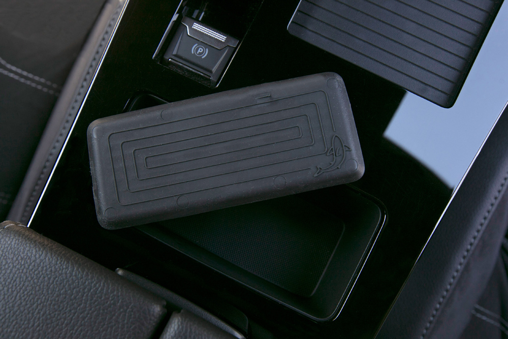 ¿Sabías que Opel esconde tiburones en sus coches? Si tienes un modelo de la marca, búscalos 1 Motor16 01 opel astra sports tour tiburon Motor16