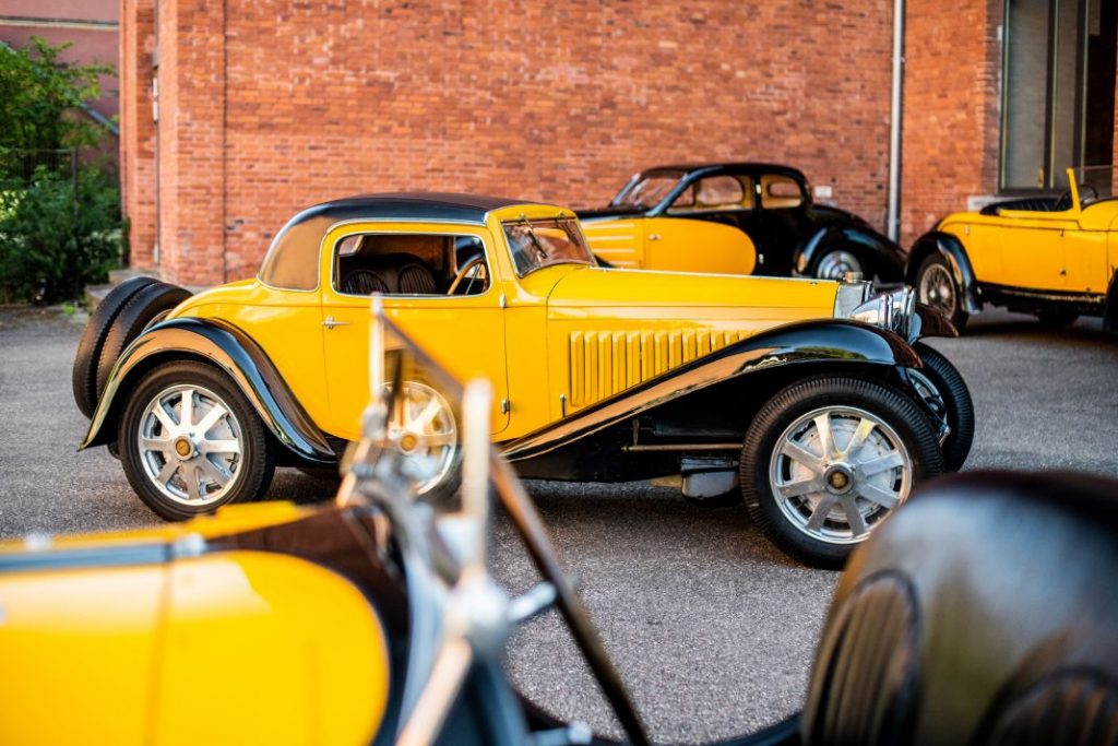 09BUGATTI Ettores favorite colors Motor16