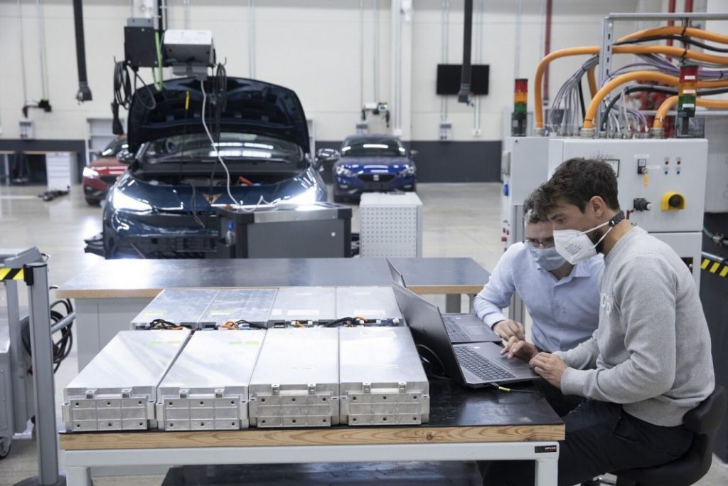 Seat responde: las cinco claves que no conocías sobre las baterías de los coches eléctricos e híbridos 2 Motor16 Batería Seat