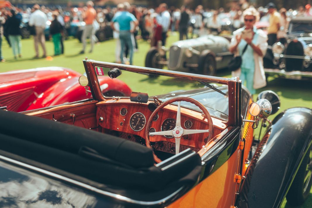 13 de los mejores Bugatti de la historia juntos de la mano... 11 Motor16 11 BUGATTI Passione Engadina kulm country club Motor16