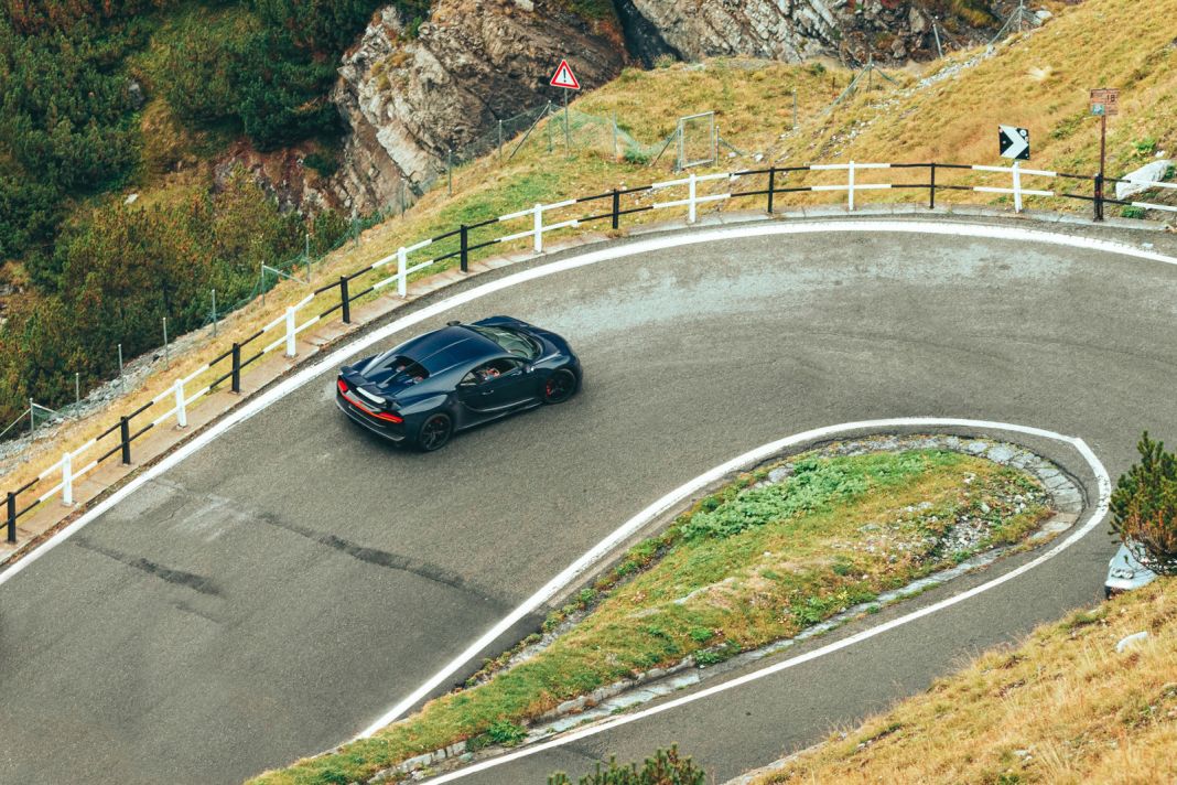 13 de los mejores Bugatti de la historia juntos de la mano... 9 Motor16 13 BUGATTI Passione Engadina rally Chiron Motor16