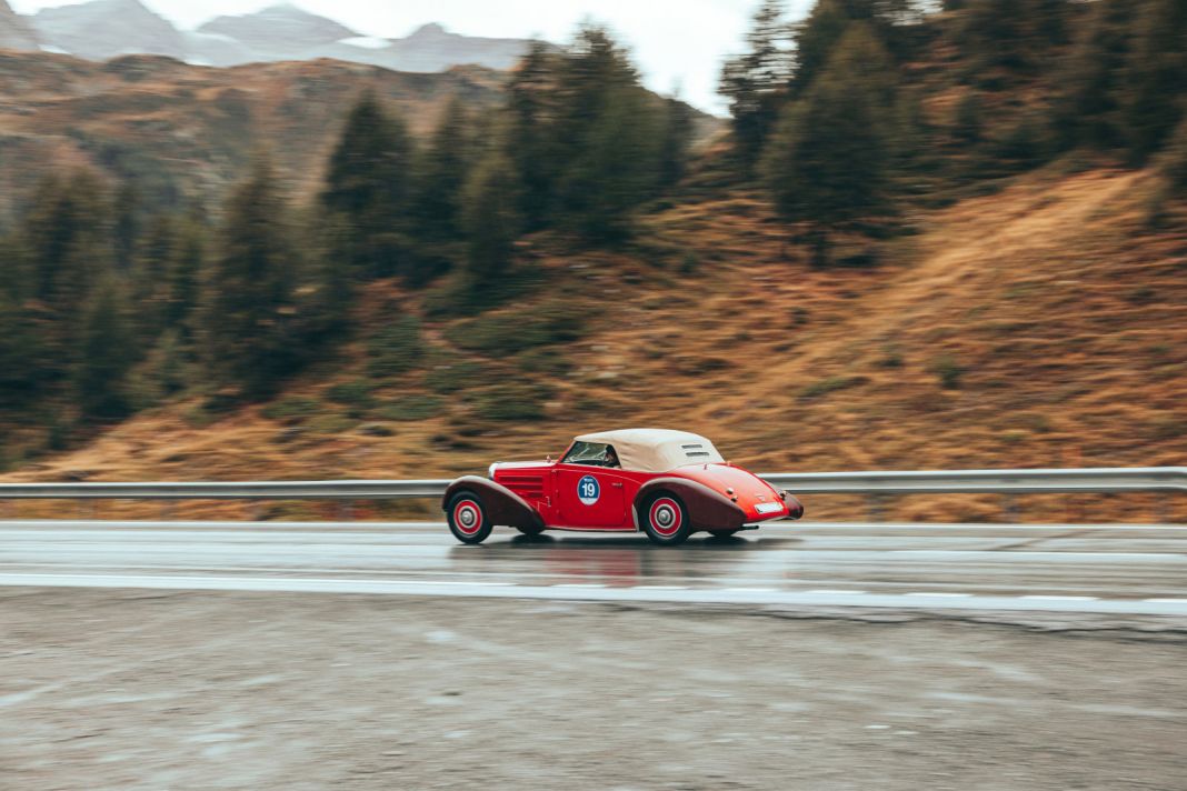 13 de los mejores Bugatti de la historia juntos de la mano... 4 Motor16 19 BUGATTI Passione Engadina rally Type57 Motor16