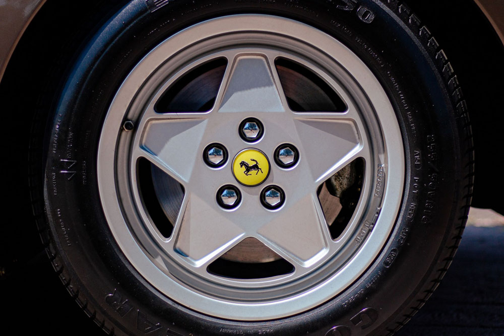 Un detalle hace único a este Ferrari Testarossa que busca hogar 11 Motor16 1986 Ferrari Testarossa 11 Motor16