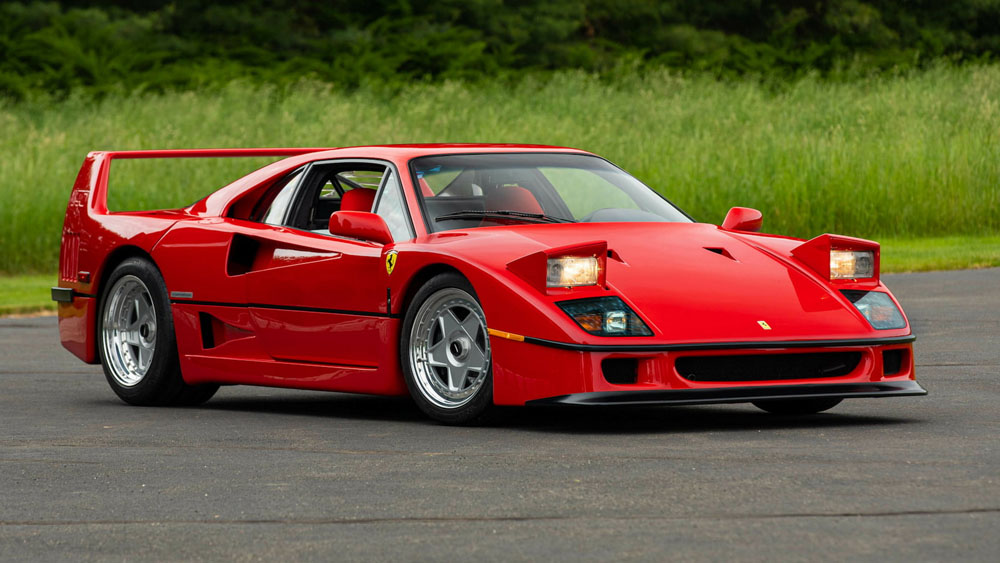 1990 Ferrari F40 subasta Mecum. Imagen frontal.