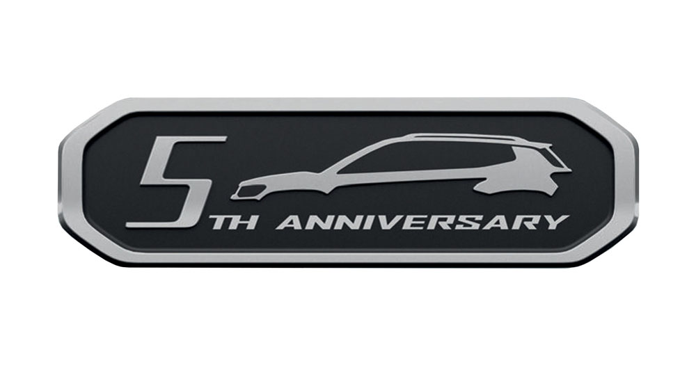 Jeep Compass 5th Anniversary Edition. Imagen emblema.