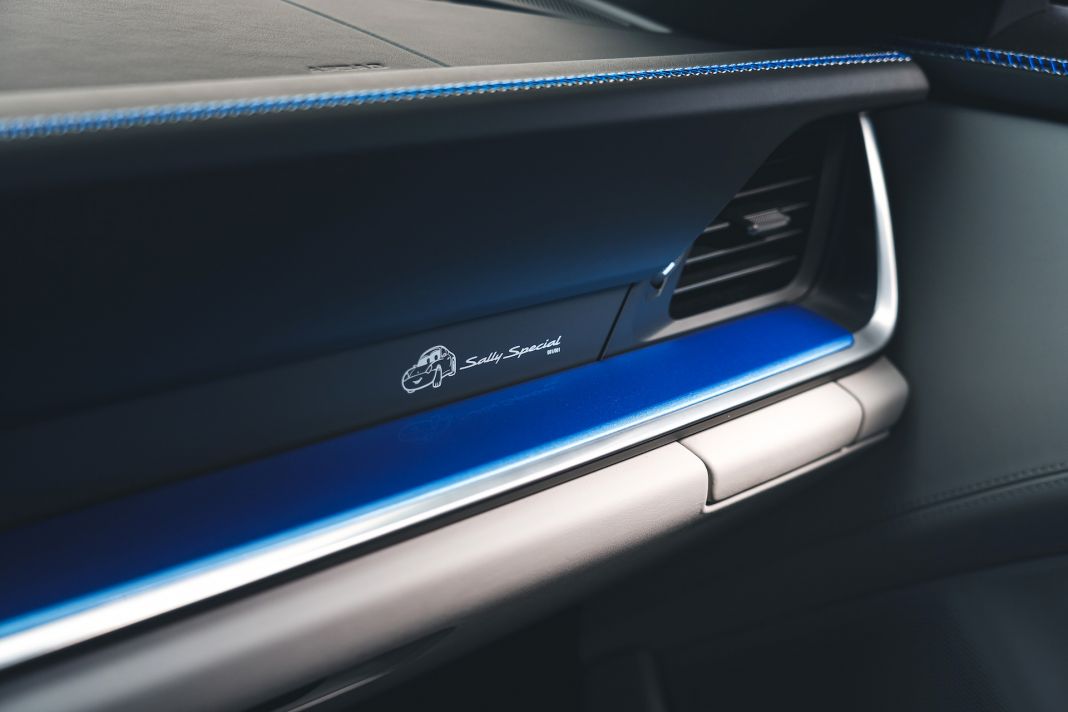 No te creerás que Porsche haya lanzado esta edición exclusiva del 911 Carrera GTS 12 Motor16 2022 Porsche 911 Sally Special Pixar Cars 00045 Motor16