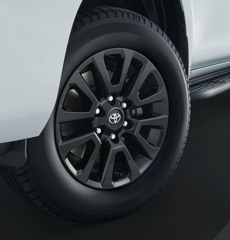 Aspecto siniestro para esta edición especial del Toyota Land Cruiser 10 Motor16 2022 Toyota Land Cruiser Prado Matt Black Edition 6 Motor16