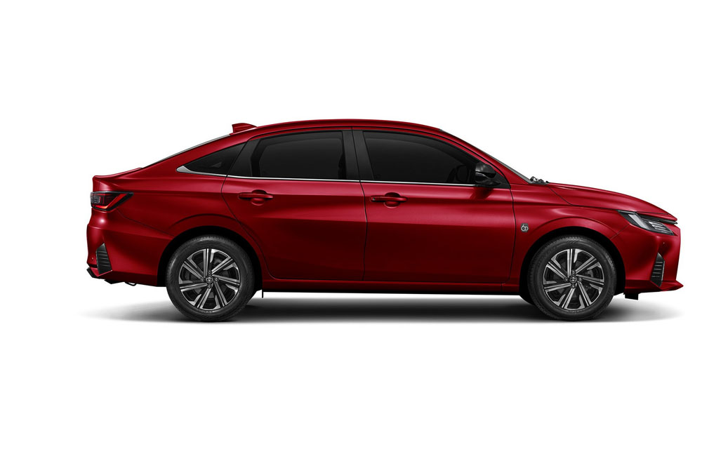 Al Toyota Yaris le sale 'culo' 30 Motor16 2022 Toyota Yaris Ativ 28 Motor16