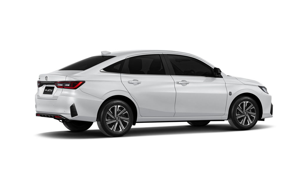 Al Toyota Yaris le sale 'culo' 31 Motor16 2022 Toyota Yaris Ativ 29 Motor16