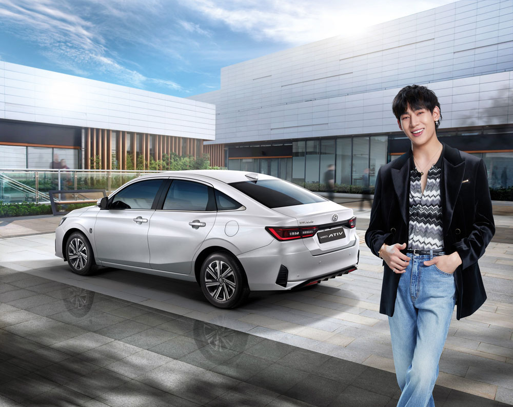 Al Toyota Yaris le sale 'culo' 6 Motor16 2022 Toyota Yaris Ativ 4 Motor16