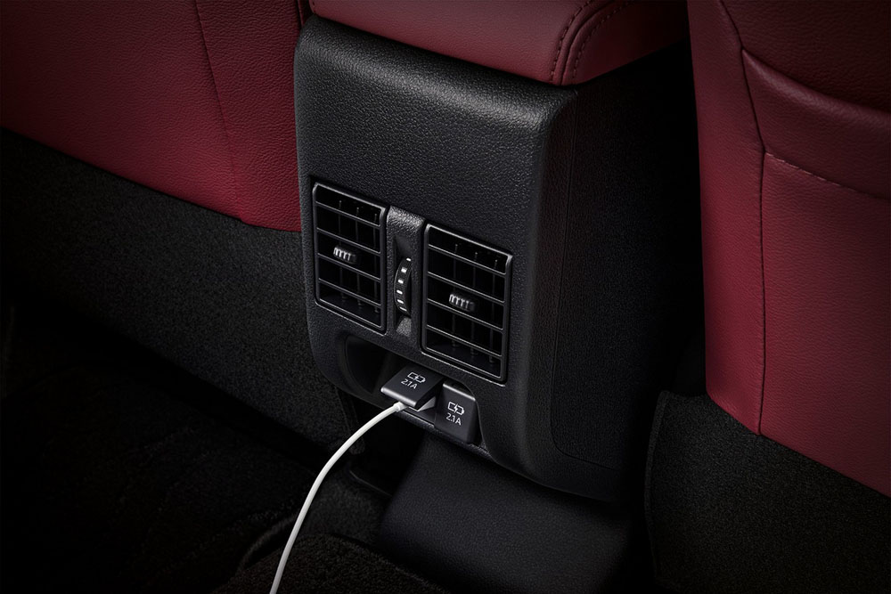 Al Toyota Yaris le sale 'culo' 42 Motor16 2022 Toyota Yaris Ativ 40 Motor16