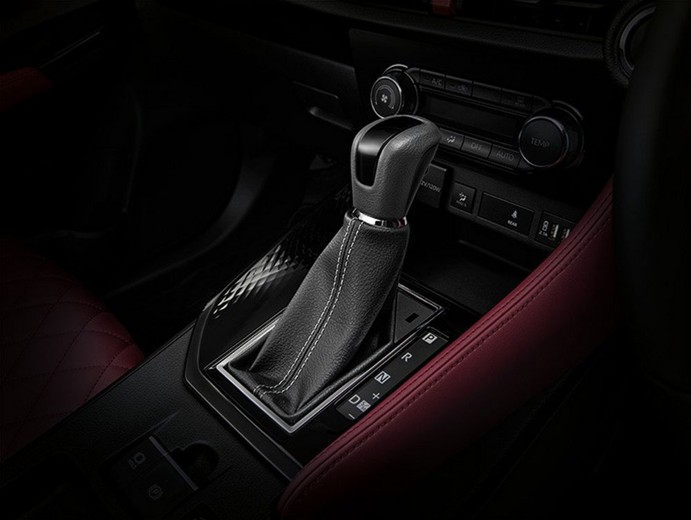 Al Toyota Yaris le sale 'culo' 45 Motor16 2022 Toyota Yaris Ativ 43 Motor16