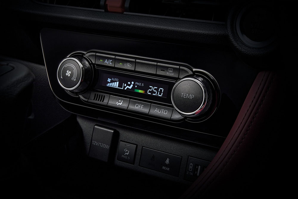 Al Toyota Yaris le sale 'culo' 50 Motor16 2022 Toyota Yaris Ativ 48 Motor16