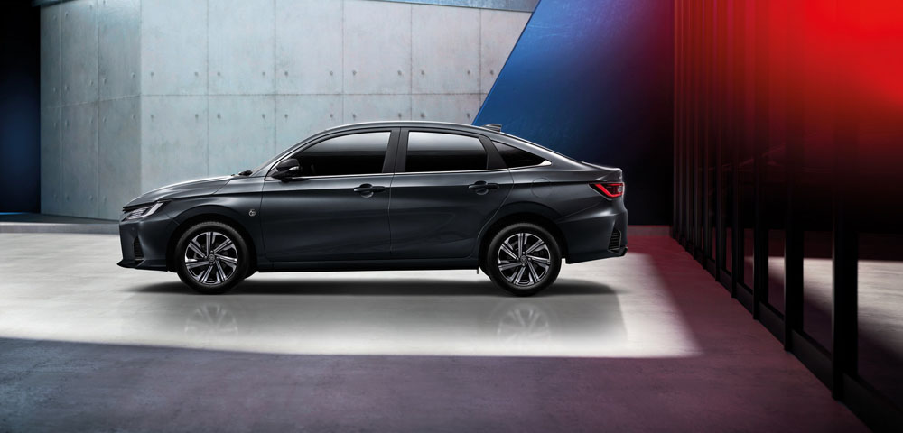 Al Toyota Yaris le sale 'culo' 10 Motor16 2022 Toyota Yaris Ativ 8 1 Motor16