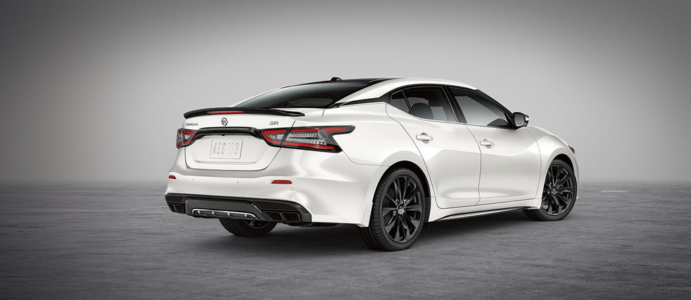 Nissan Maxima: otra berlina que dice adiós 2 Motor16 Nissan Maxima. Imagen estática trasera.