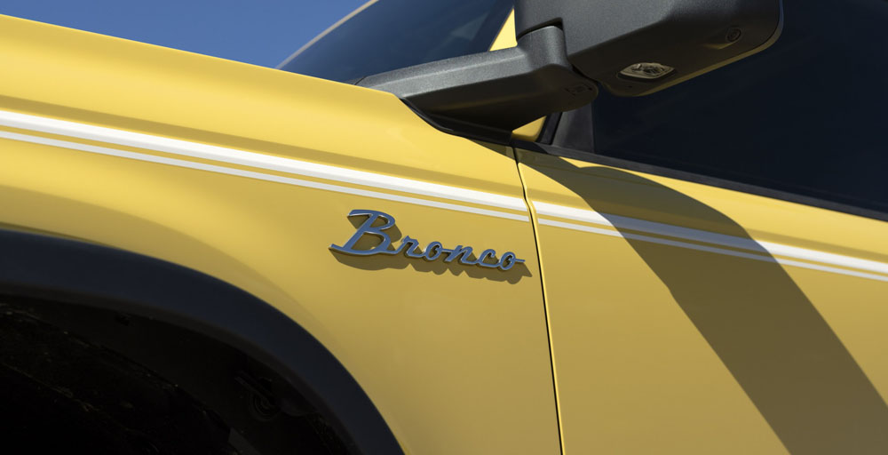 Aire retro para los Ford Bronco y Ford Bronco Sport en EE.UU. 18 Motor16 2023 Ford Bronco Heritage Limited Edition Yellowstone Metallic 6 Motor16