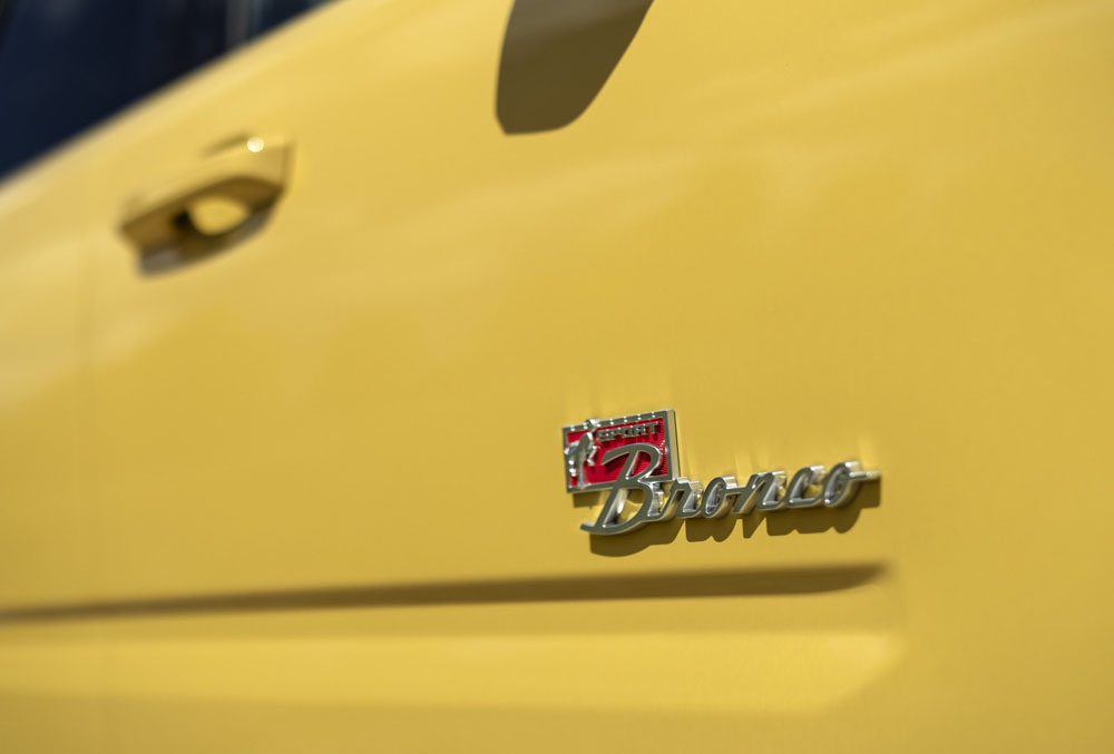 Aire retro para los Ford Bronco y Ford Bronco Sport en EE.UU. 33 Motor16 2023 Ford Bronco Sport Heritage Limited Edition Yellowstone Metallic 5 Motor16