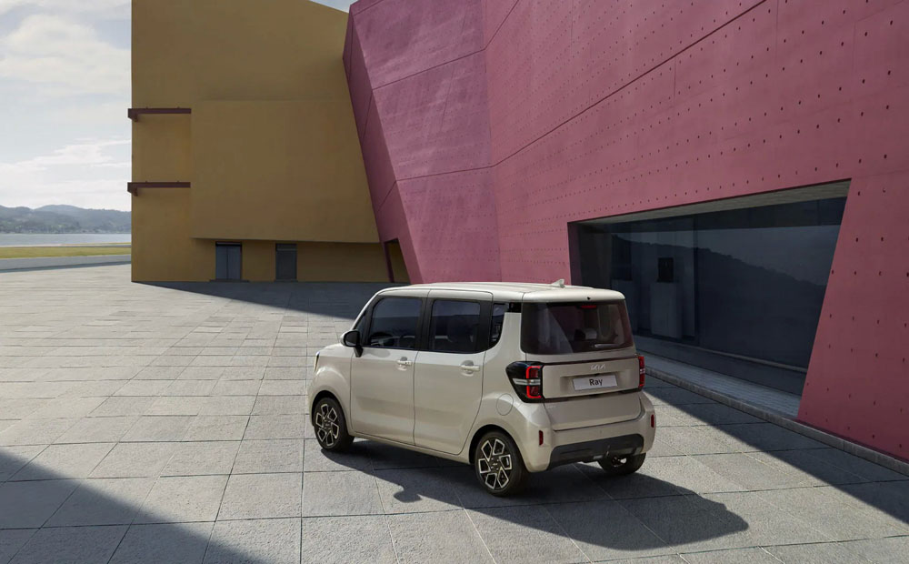 Kia Ray 2023. Imagen estática trasera.