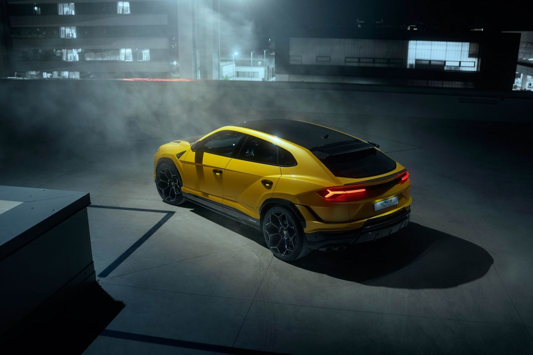 Lamborghini Urus Performance, el SUV de los futbolistas, aún más potente 18 Motor16 2023 Lamborghini Urus Performante 15 1 Motor16