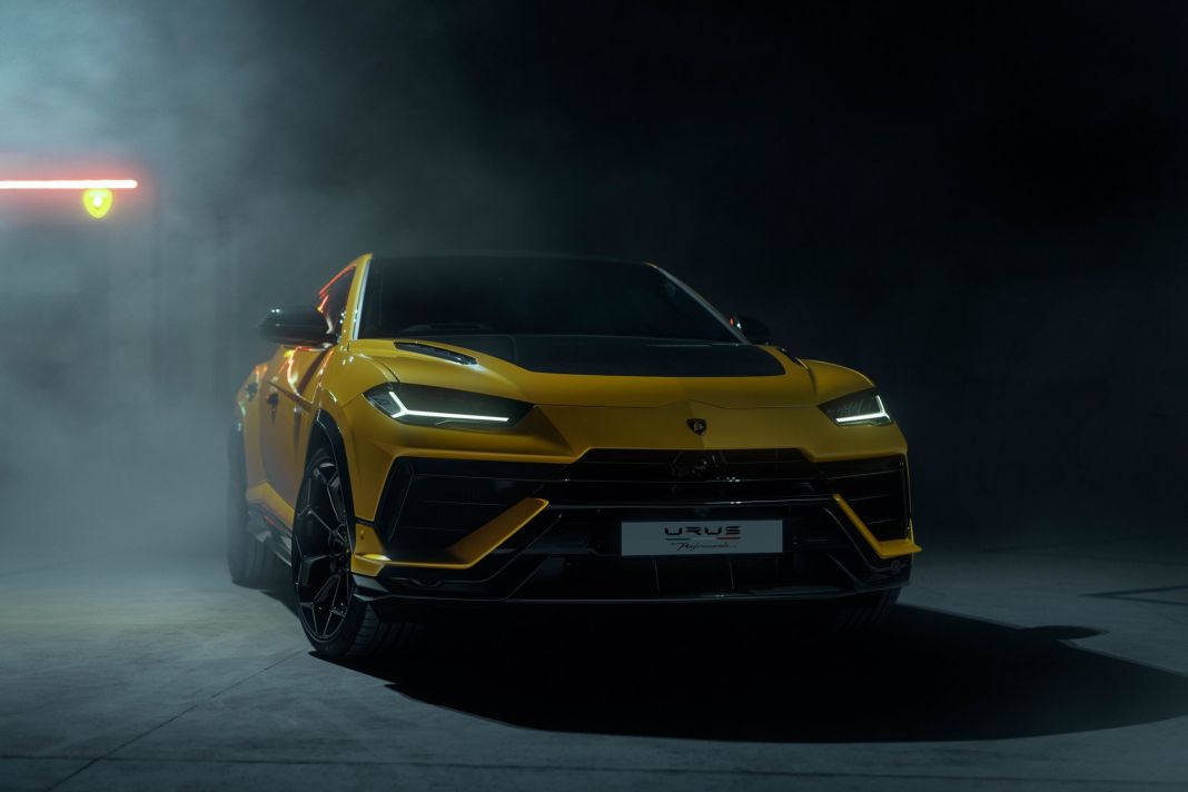 Lamborghini Urus Performance, el SUV de los futbolistas, aún más potente 22 Motor16 2023 Lamborghini Urus Performante 16 Motor16