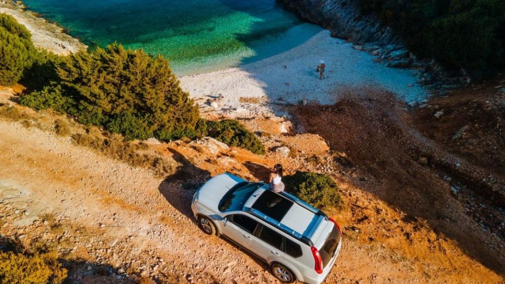 La mejor manera de limpiar el maletero de tu coche tras un día de playa 4 Motor16 A la playa