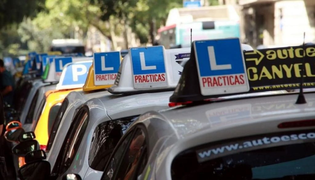 Las autoescuelas vuelven a denunciar falta de personal para los exámenes prácticos del carné 2 Motor16 examen