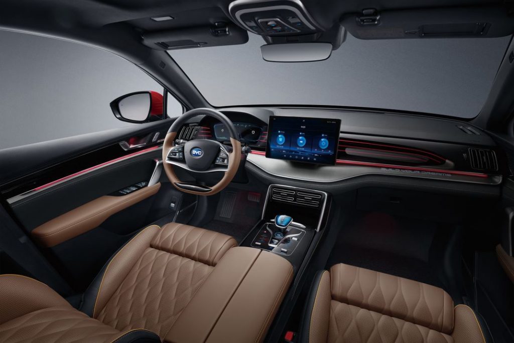 La 'alineación' de BYD para triunfar en Europa 39 Motor16 BYD TANG 34 1 Motor16